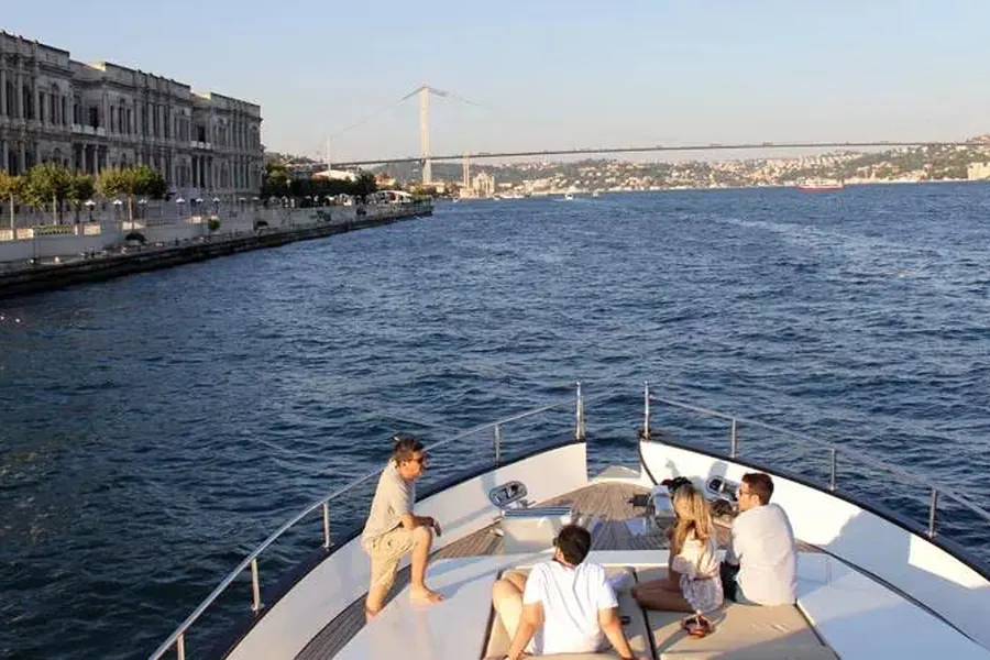 Which Bosphorus Cruise to Take in Istanbul? A Guide to the Options