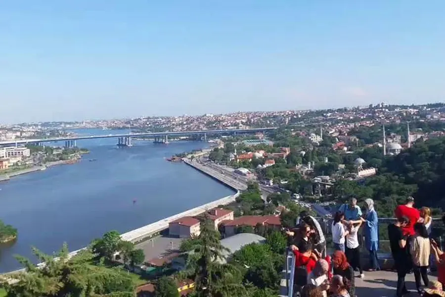 Золотой Рог с холма Пьера Лоти