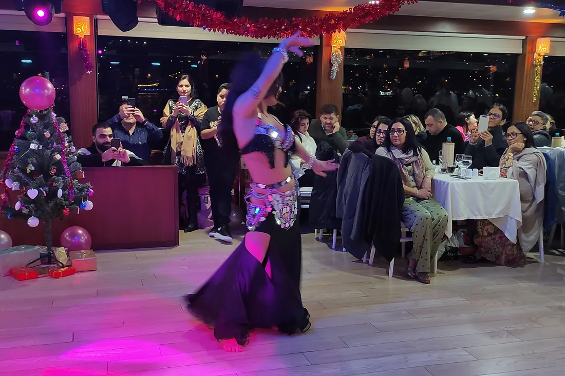 New Year's Eve in Istanbul: dinner cruise or private yacht?