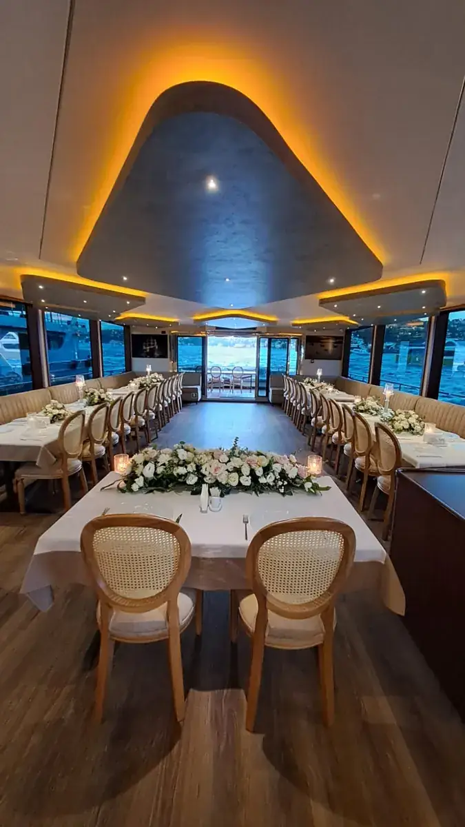 Saloon dinner setting on Crescent Star