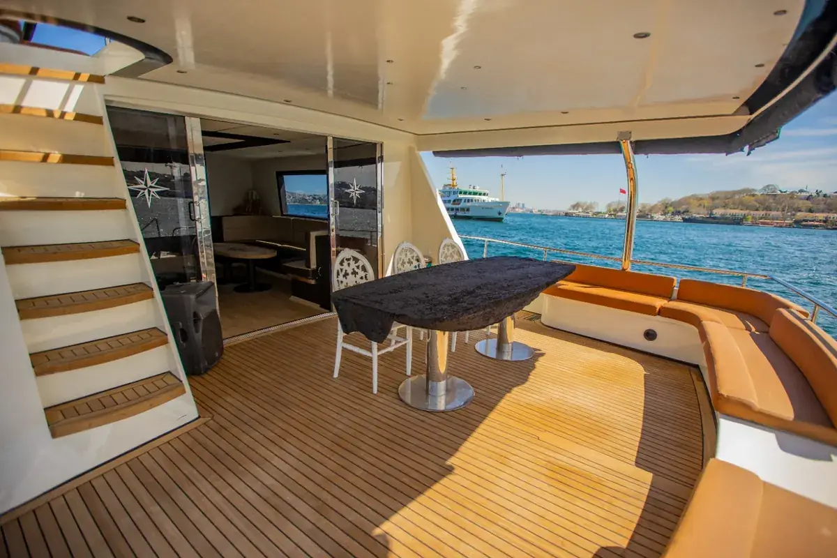 Aft deck dining area on Ocean Breeze