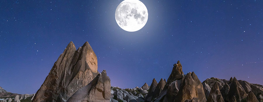 Paseo a la luz de la luna en Capadocia