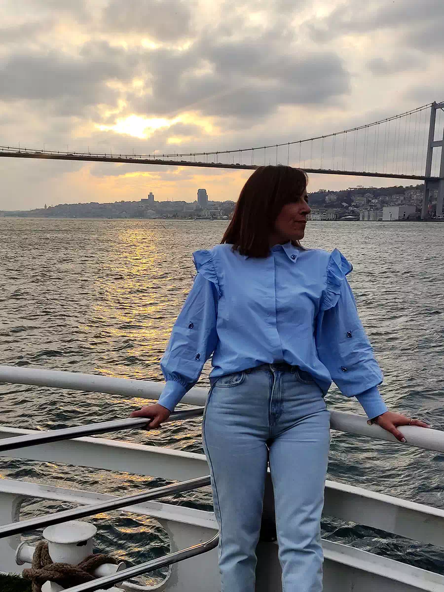 Daytime Bosphorus cruise between Europe and Asia