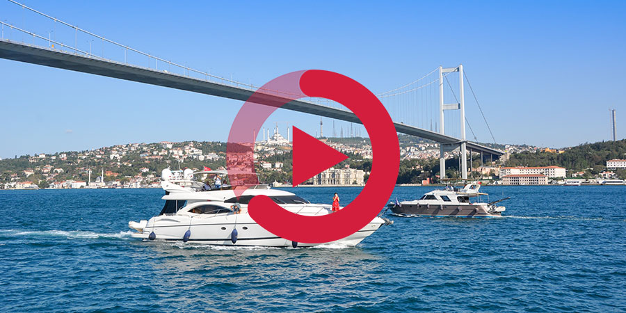 Video of a cruise along the Bosphorus Strait in Istanbul