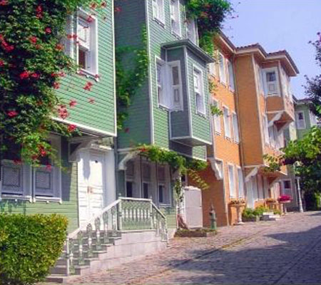 Sogukcesme Street in Istanbul: Wooden Houses by Topkapi Palace