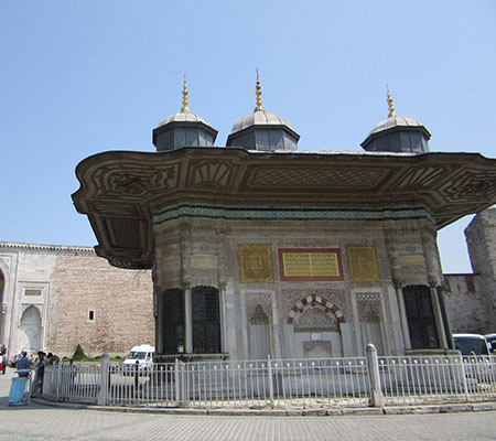Courtyard and buildings inside Topkapi Palace